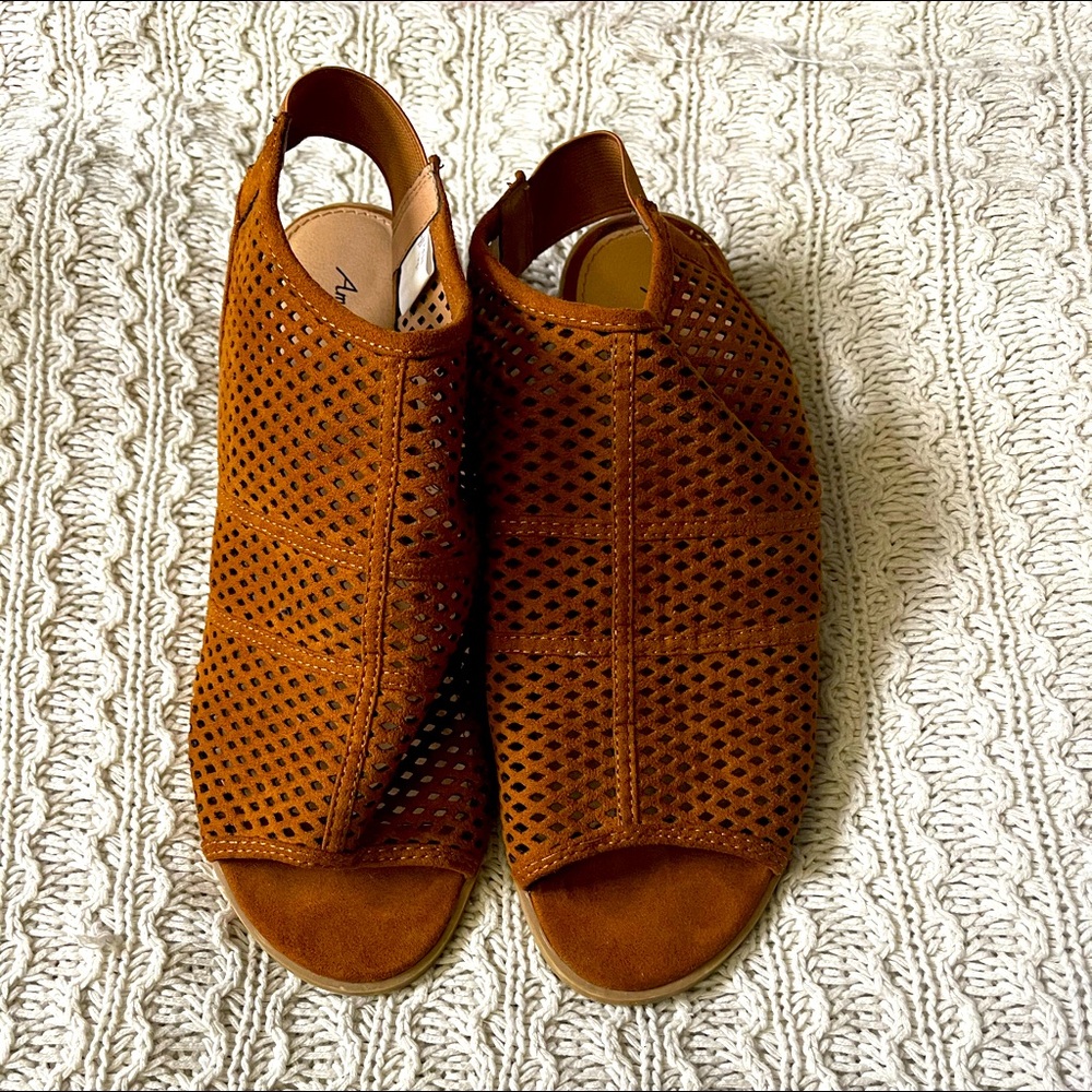 American Eagle Payless Brand Size 9 Heel Sandal